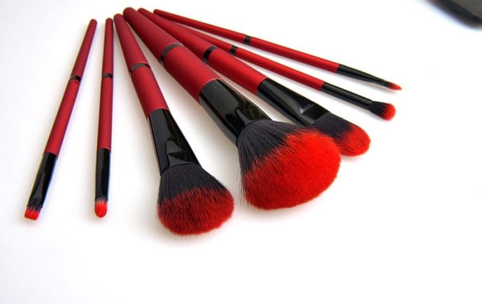 Red-Makeup-Brush-Set